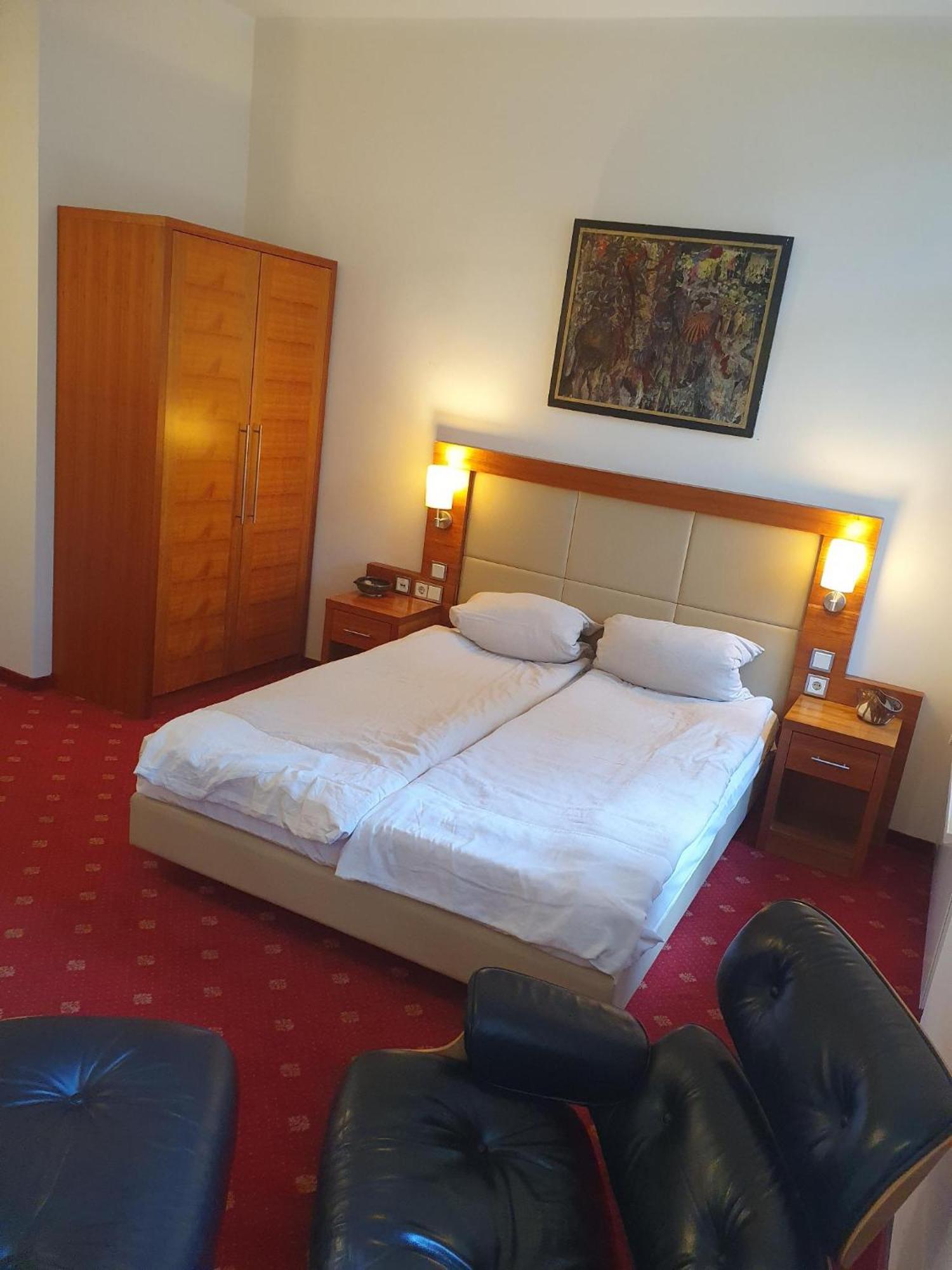 Die Villa, Zimmer 26, Dz Leverkusen Luaran gambar