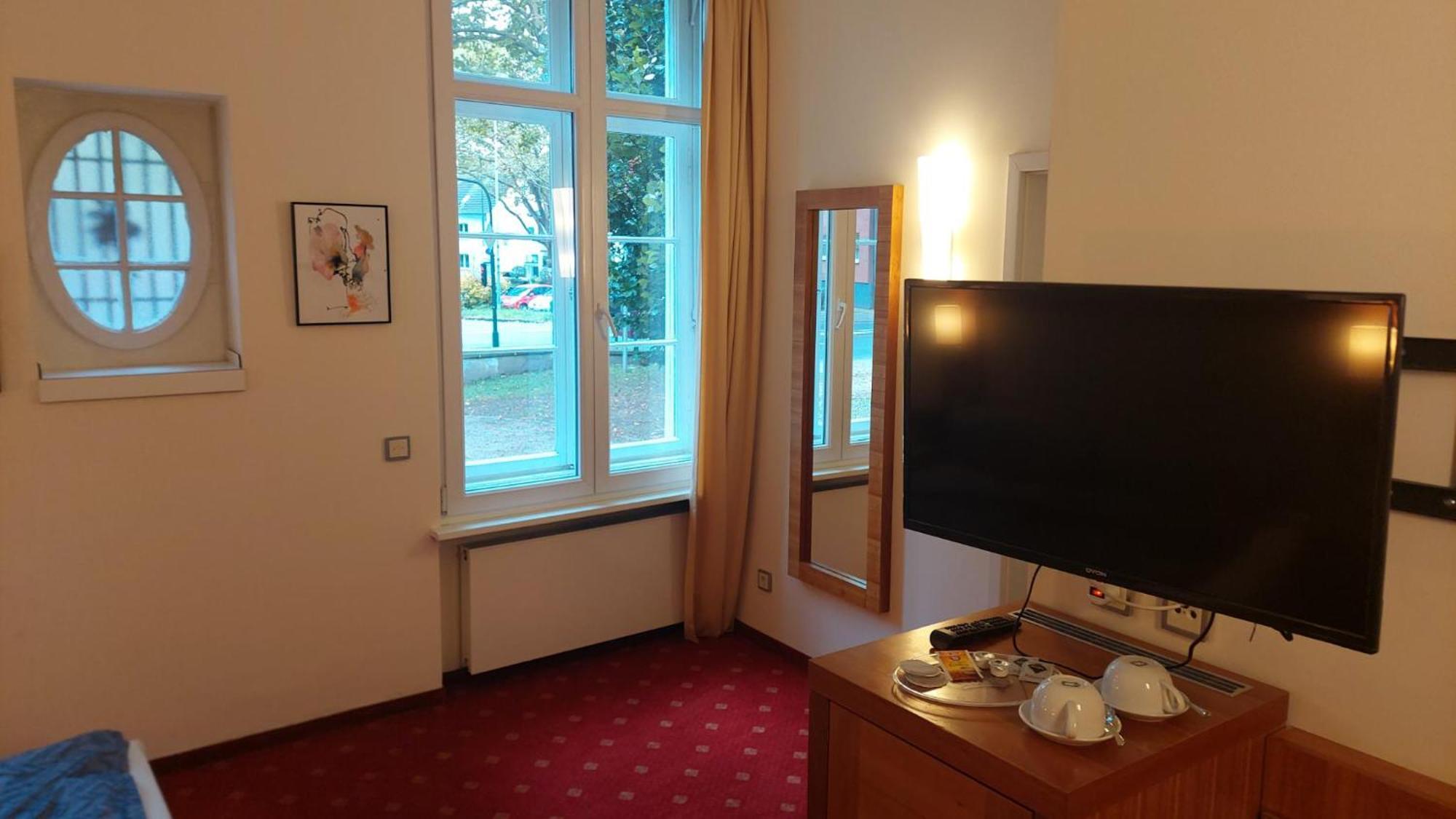 Die Villa, Zimmer 26, Dz Leverkusen Luaran gambar