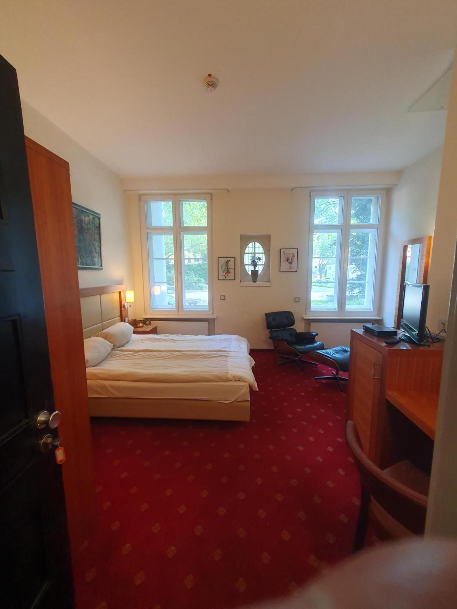 Die Villa, Zimmer 26, Dz Leverkusen Luaran gambar